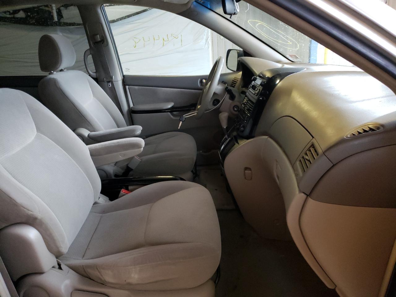 Photo 18 from auction – 2004 TOYOTA SIENNA LE with VIN 5TDBA23C74S014231