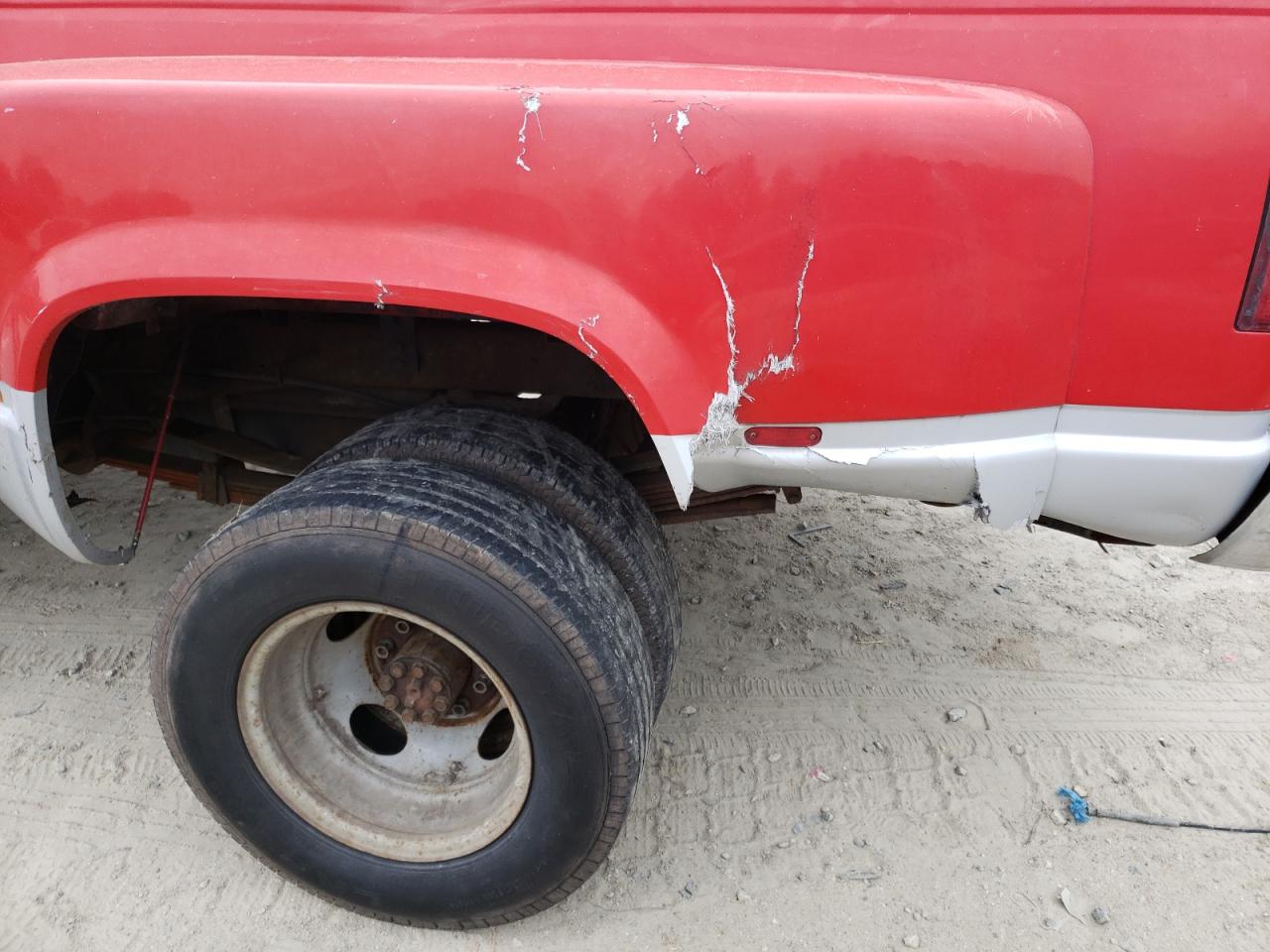 Photo 10 from auction – 1994 GMC SIERRA C35 with VIN 1GTHC39N5RE530801