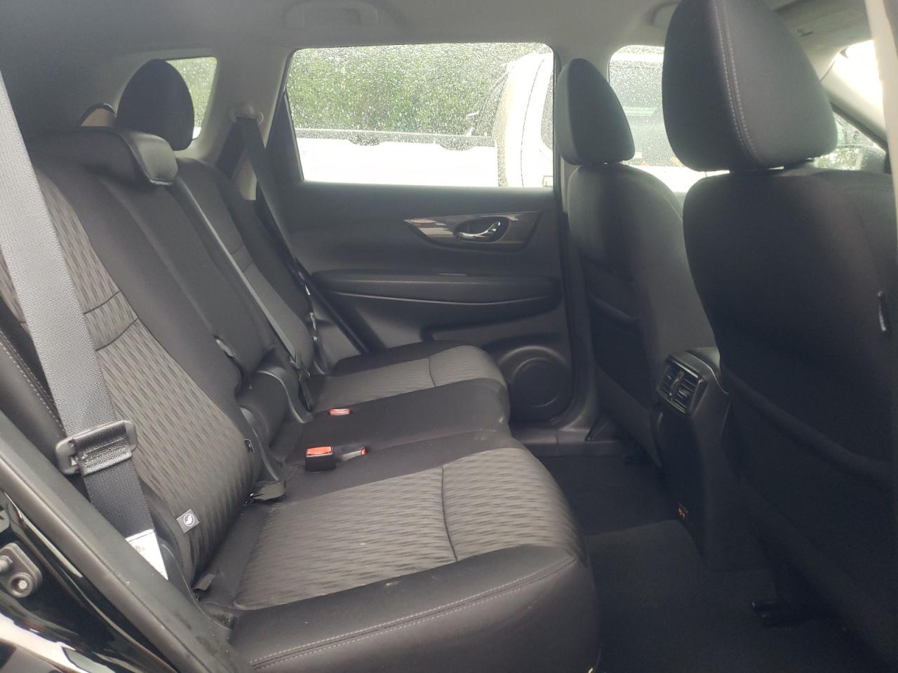 Photo 6 from auction – 2019 NISSAN ROGUE S with VIN 5N1AT2MT8KC723751