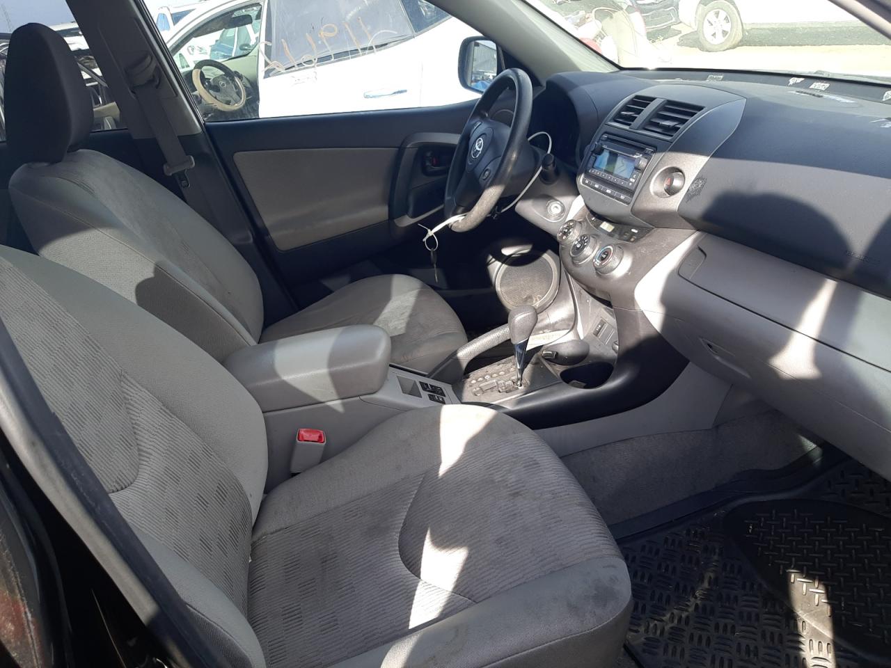 Photo 5 from auction – 2012 TOYOTA RAV4 with VIN 2T3ZF4DV5CW152536