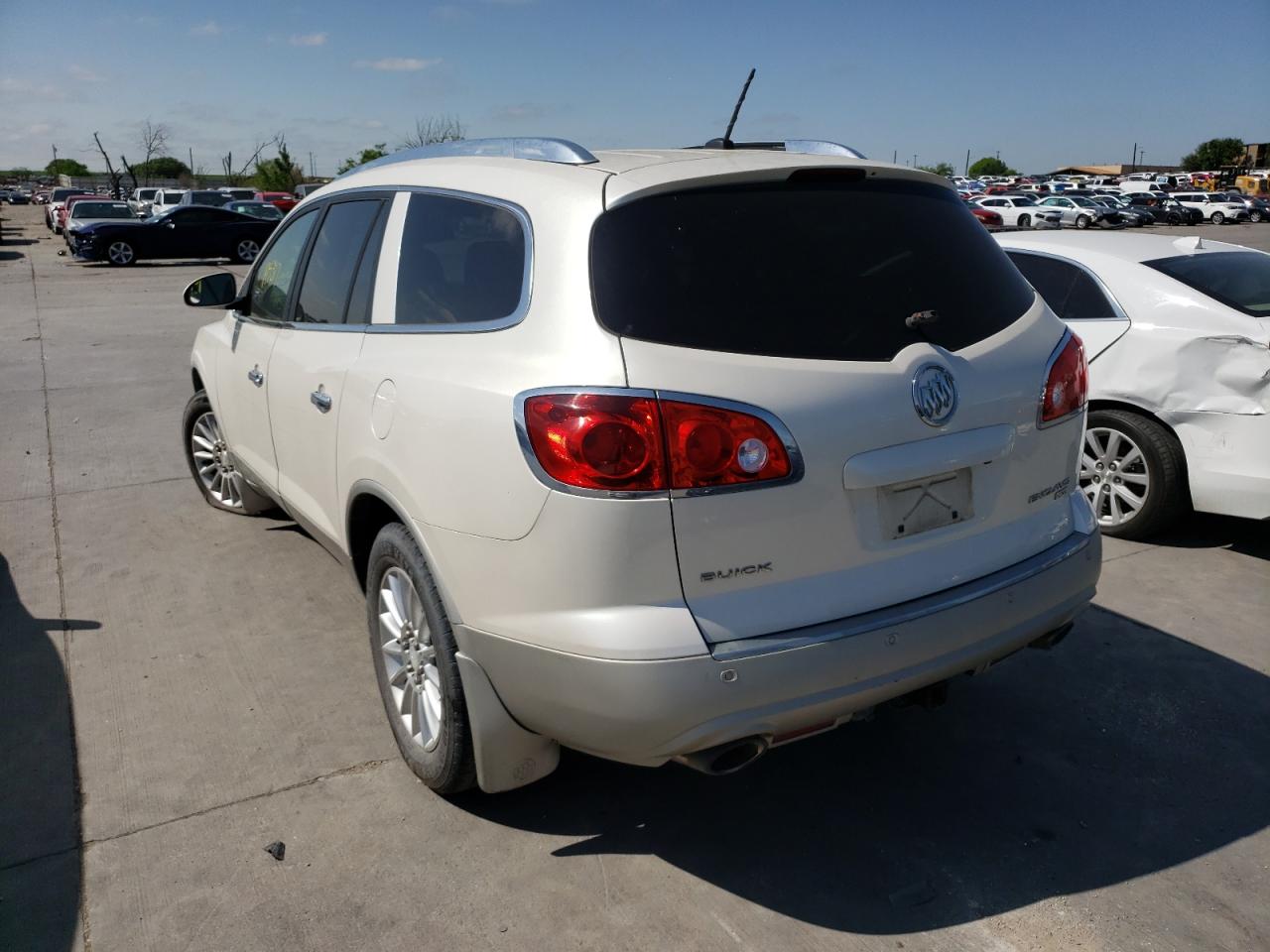 Photo 3 from auction – 2011 BUICK ENCLAVE CX with VIN 5GAKVBEDXBJ373188
