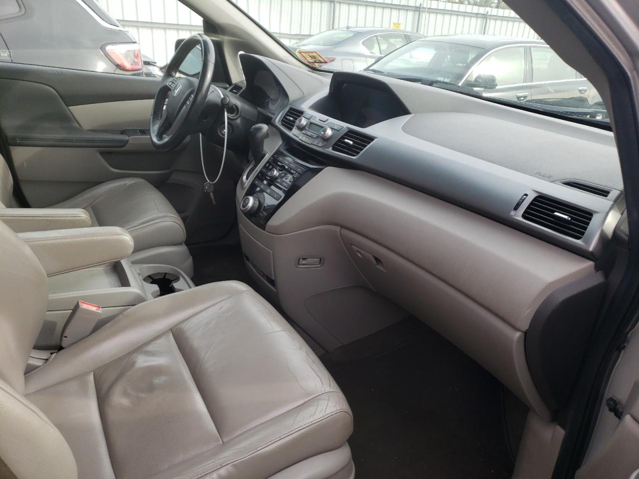 Photo 5 from auction – 2011 HONDA ODYSSEY EX with VIN 5FNRL5H67BB013076