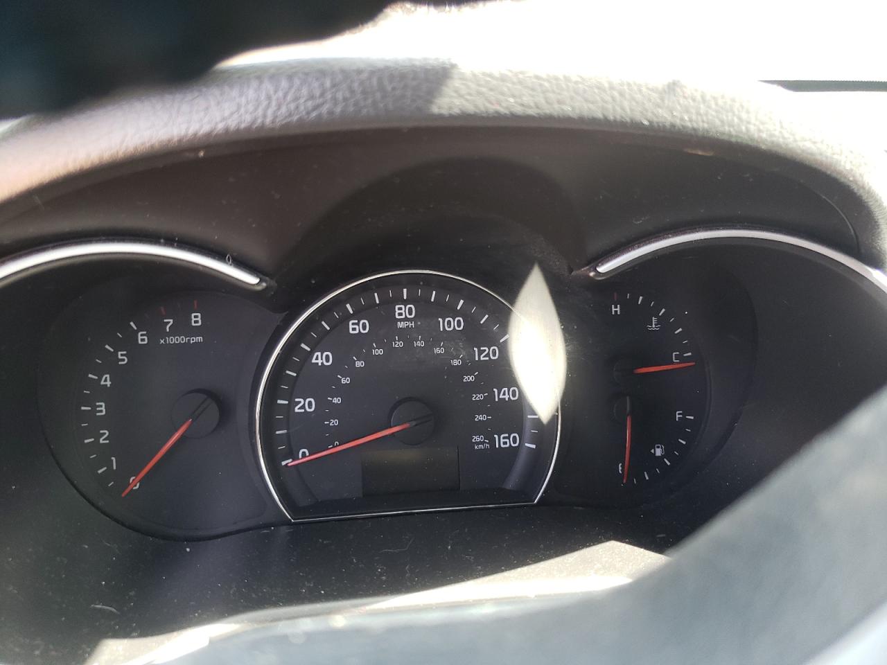 Photo 8 from auction – 2014 KIA SORENTO LX with VIN 5XYKTCA62EG476417