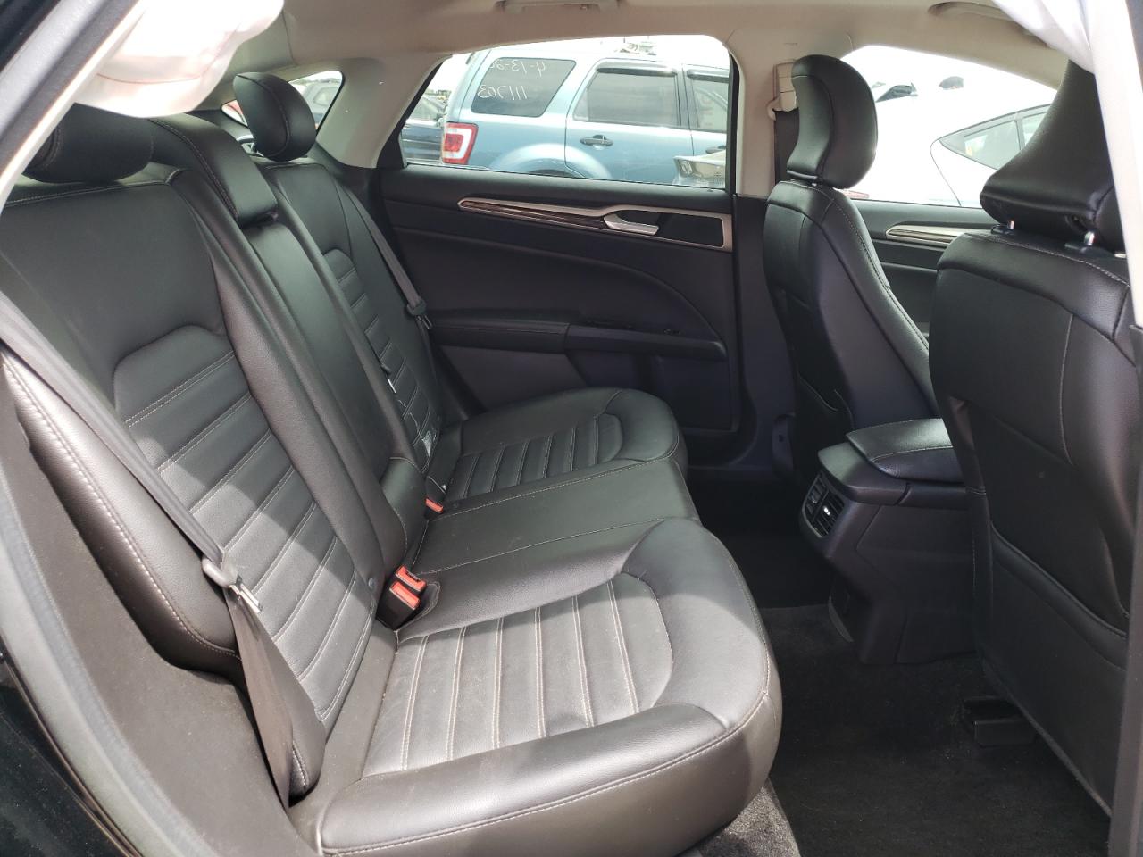 Photo 6 from auction – 2016 FORD FUSION SE with VIN 3FA6P0HD5GR231490