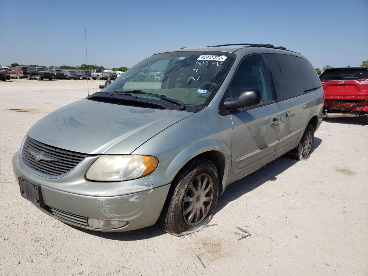 Photo 2 from auction – 2003 CHRYSLER TOWN & COU with VIN 2C8GP54L83R159045