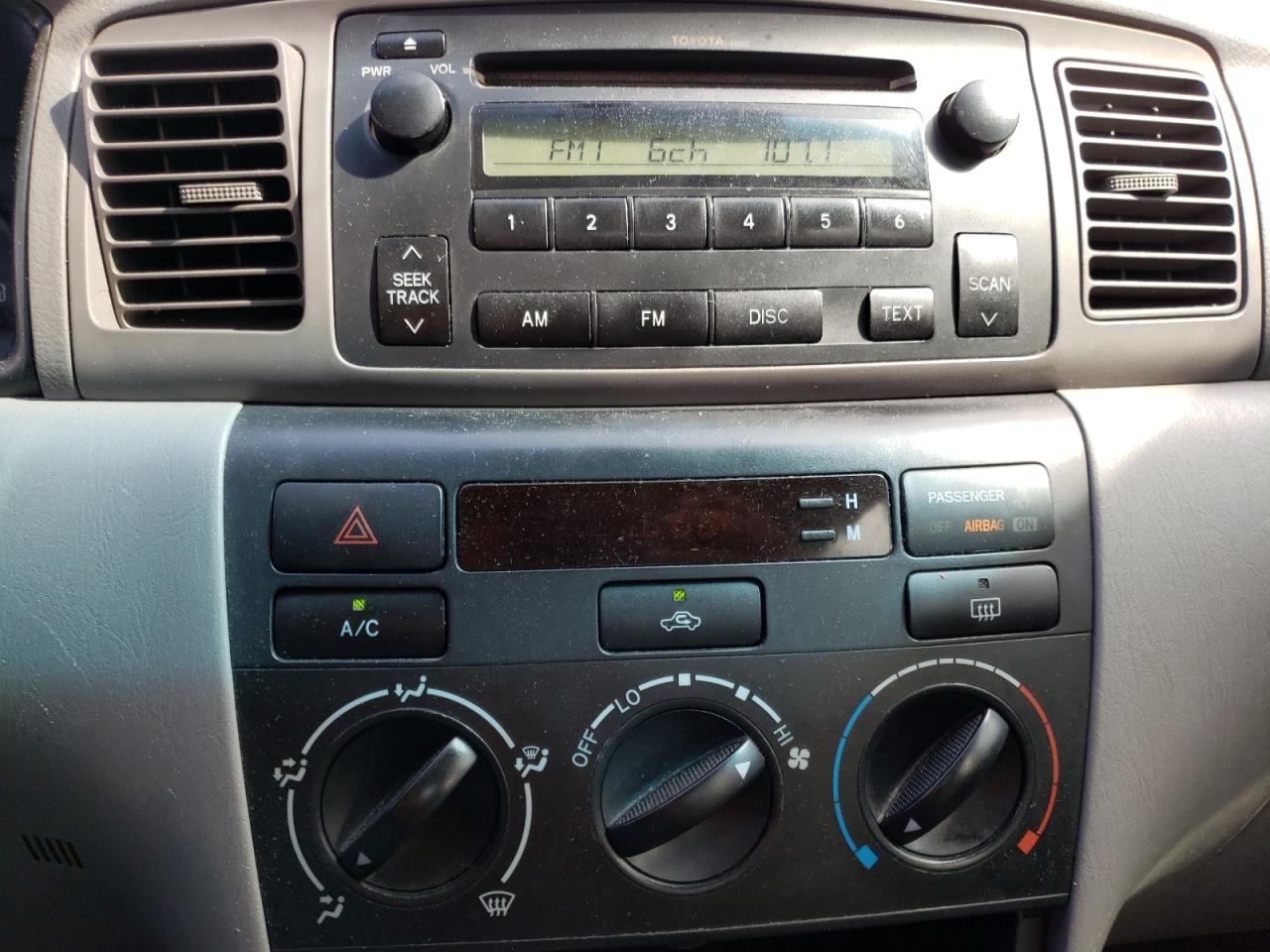 Photo 9 from auction – 2005 TOYOTA COROLLA CE with VIN JTDBR32EX52059402
