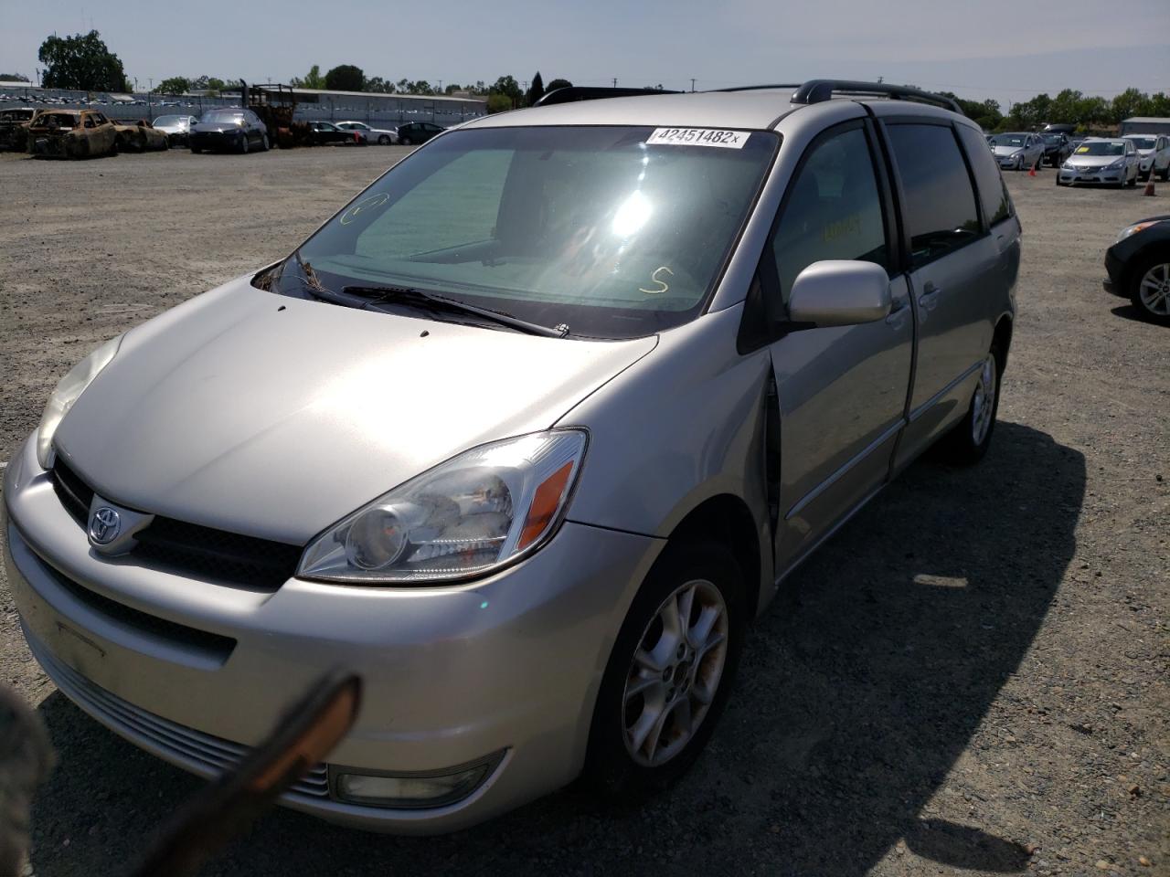 Photo 2 from auction – 2004 TOYOTA SIENNA with VIN 5TDBA22C84S019875