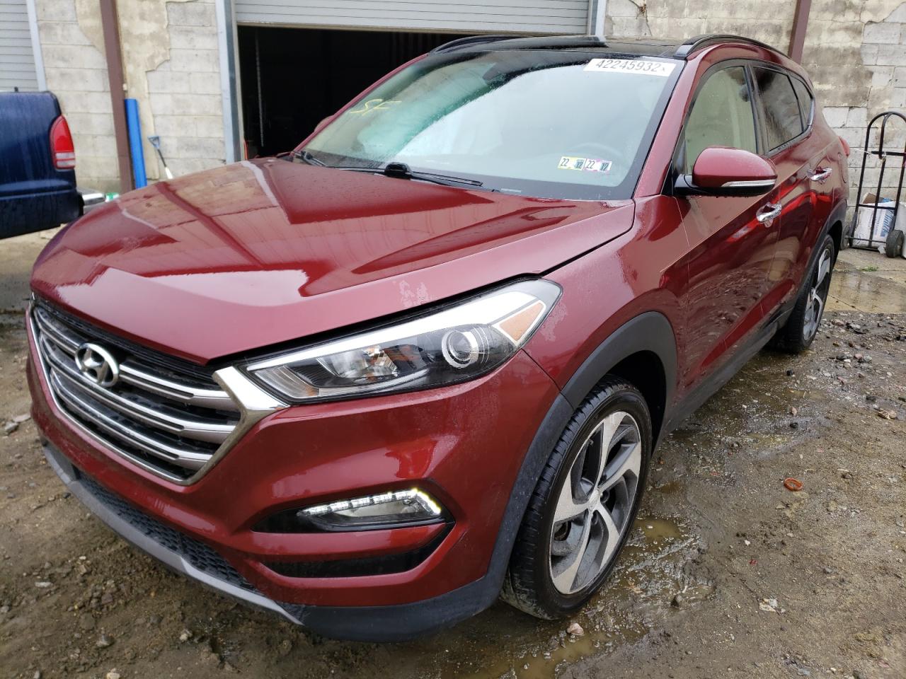 Photo 2 from auction – 2016 HYUNDAI TUCSON LIM with VIN KM8J3CA22GU185681