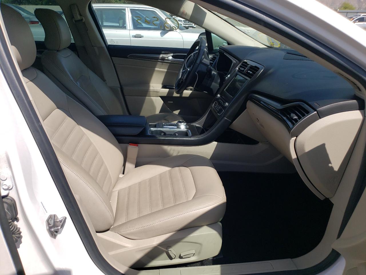 Photo 20 from auction – 2017 FORD FUSION SE with VIN 3FA6P0H94HR171280