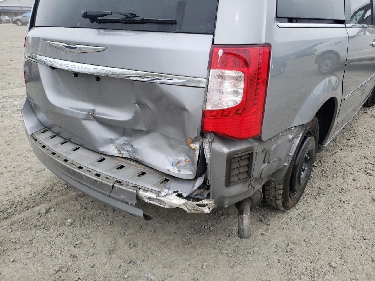 Photo 9 from auction – 2016 CHRYSLER TOWN & COU with VIN 2C4RC1BG1GR187439