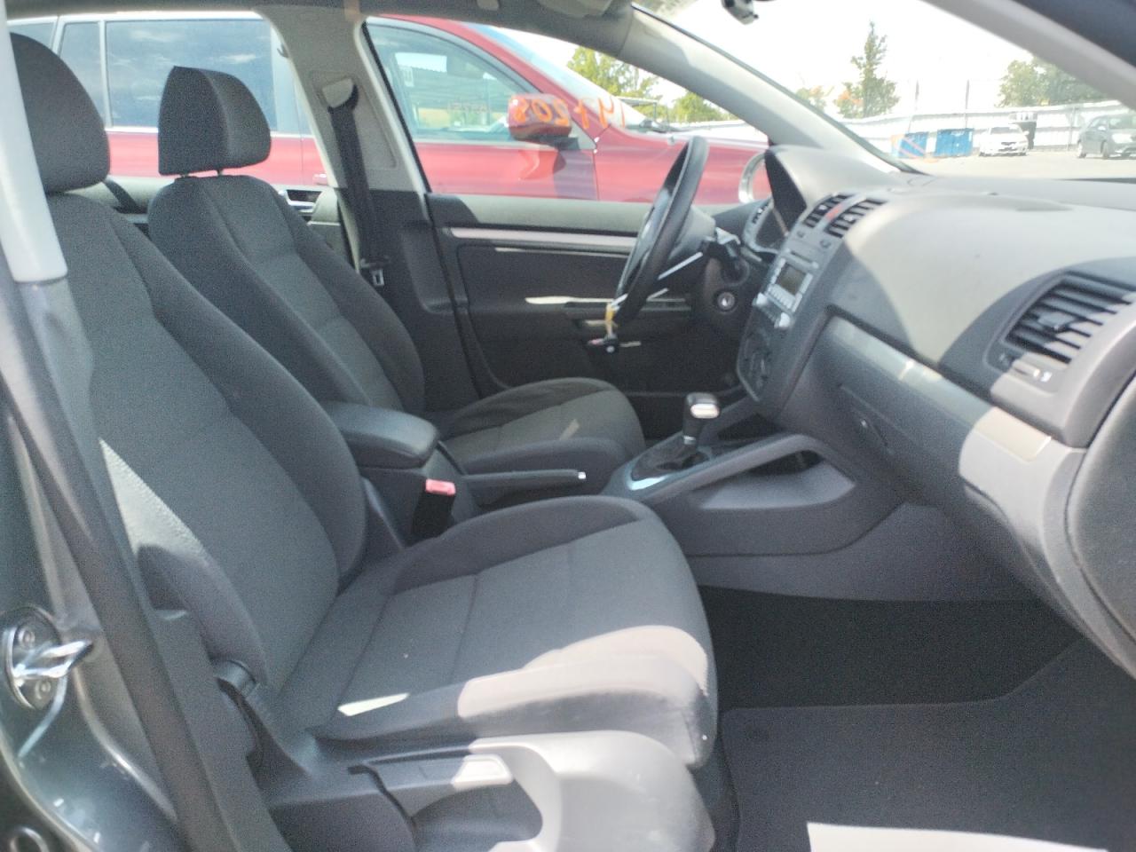 Photo 5 from auction – 2008 VOLKSWAGEN RABBIT with VIN WVWDB71K78W234813