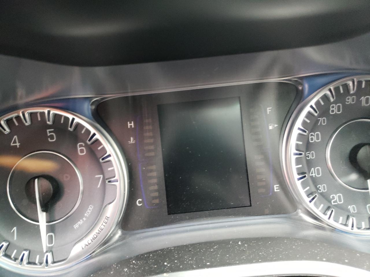 Photo 8 from auction – 2015 CHRYSLER 200 LIMITE with VIN 1C3CCCAG2FN516538