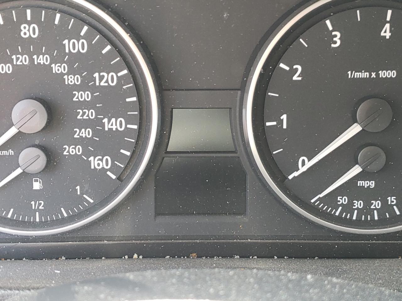 Photo 8 from auction – 2006 BMW 325 I AUTO with VIN WBAVB17526NK36018