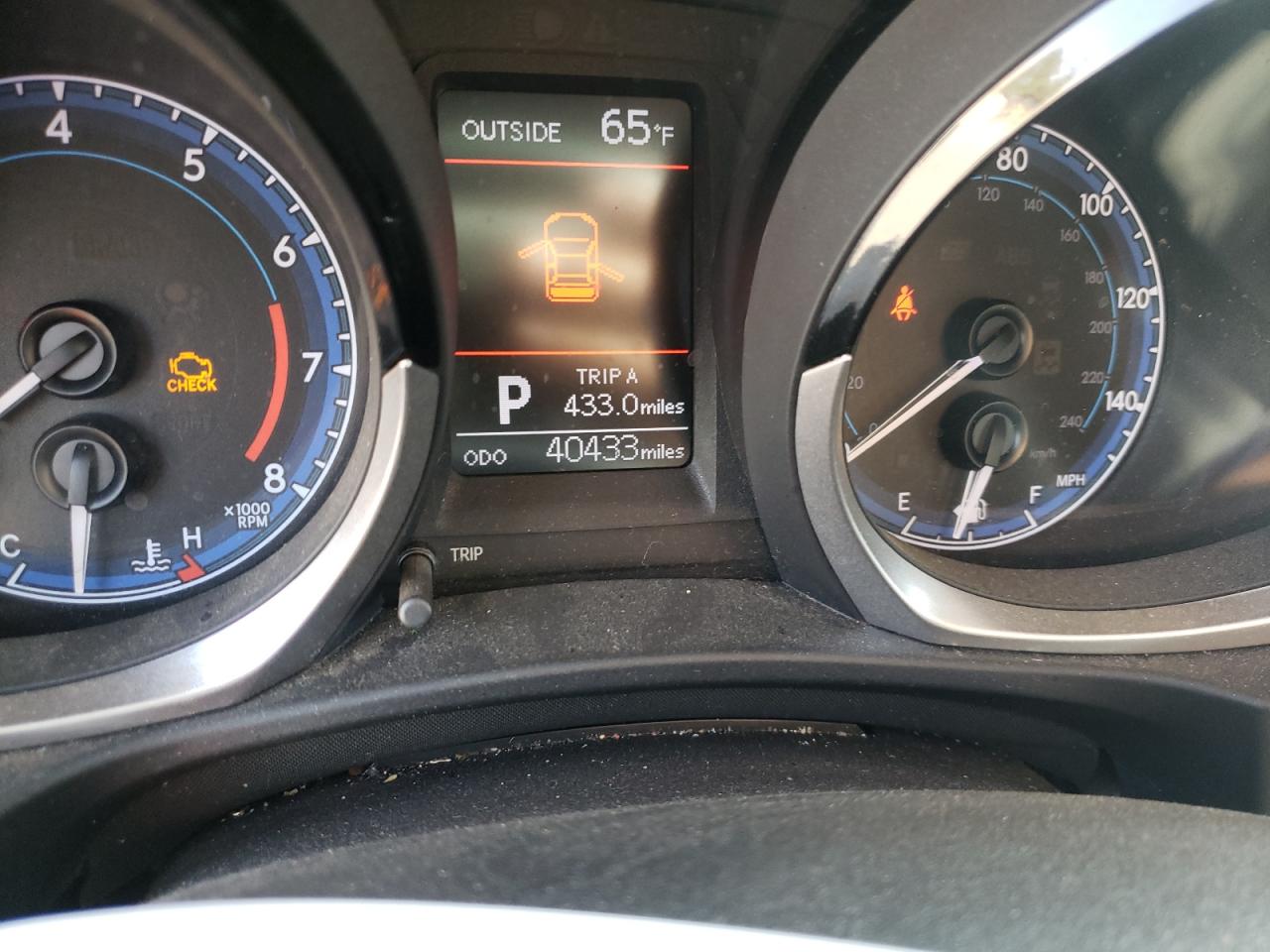 Photo 9 from auction – 2014 TOYOTA COROLLA with VIN 5YFBURHE2EP083185