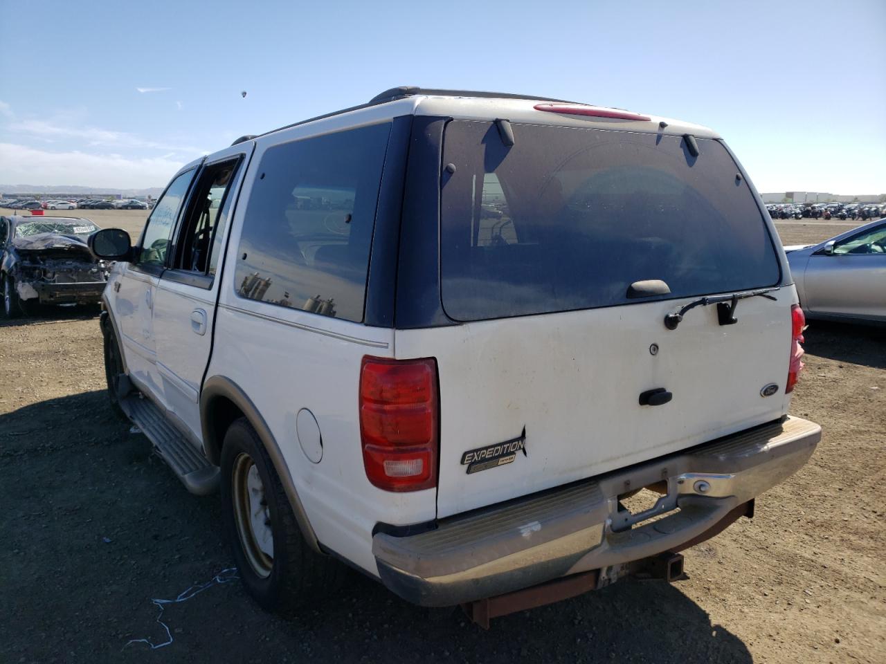 Photo 3 from auction – 2002 FORD EXPEDITION with VIN 1FMRU17L32LA70509