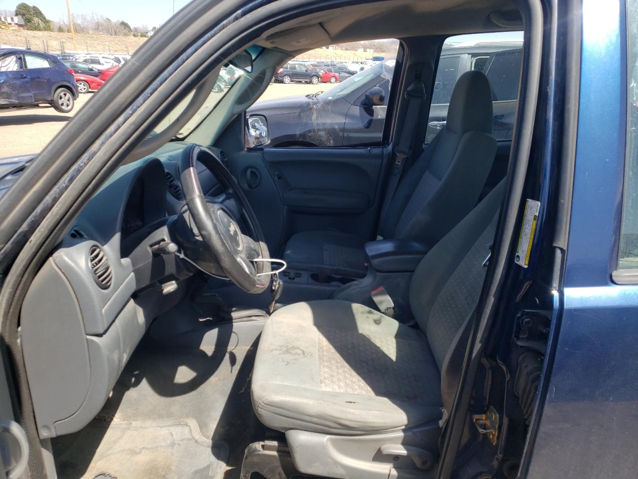 Photo 5 from auction – 2005 JEEP LIBERTY SP with VIN 1J4GL48K95W531053