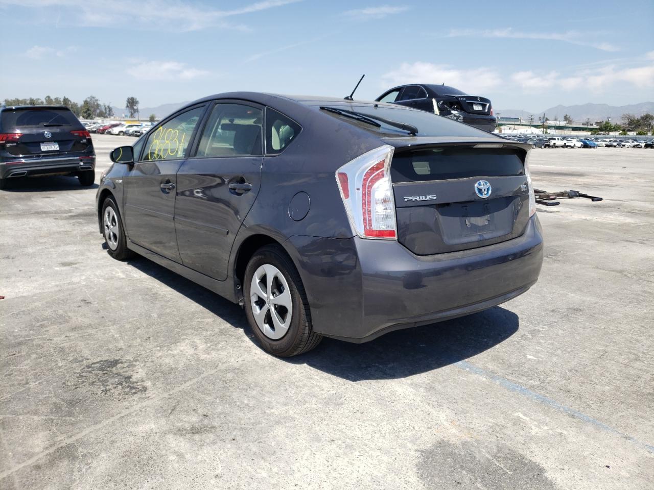 Photo 3 from auction – 2014 TOYOTA PRIUS with VIN JTDKN3DU5E1764646