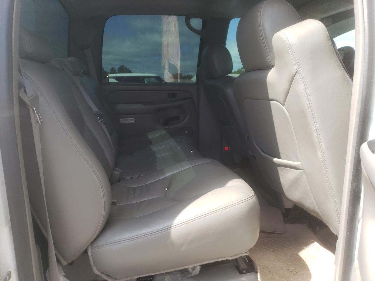 Photo 6 from auction – 2005 GMC NEW SIERRA with VIN 2GTEK13T851155922