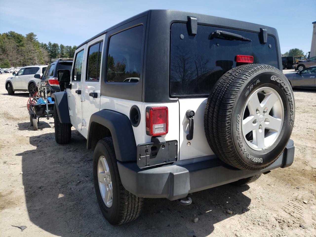 Photo 3 from auction – 2016 JEEP WRANGLER U with VIN 1C4BJWDG7GL251803