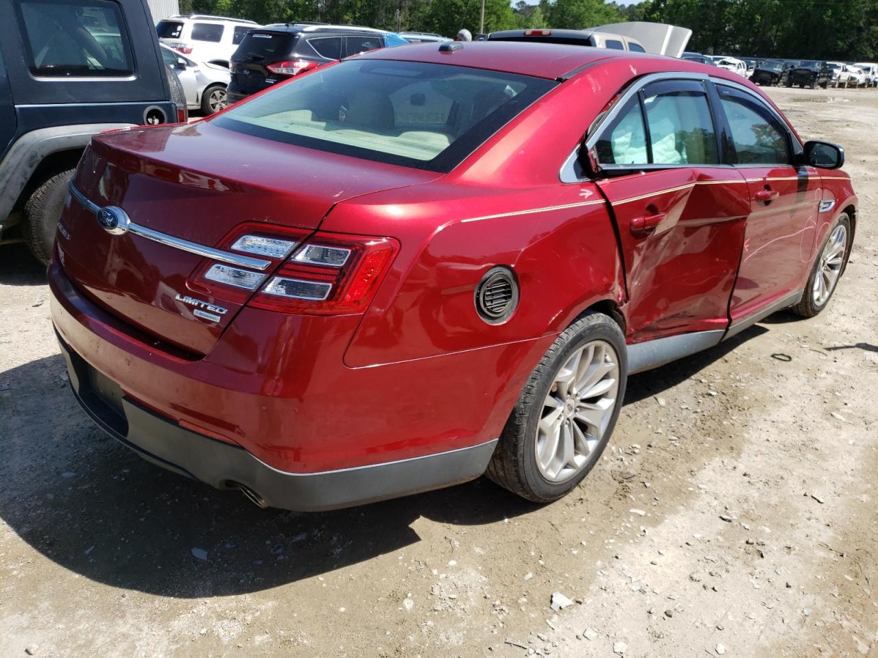 Photo 4 from auction – 2015 FORD TAURUS LIM with VIN 1FAHP2F94FG118252