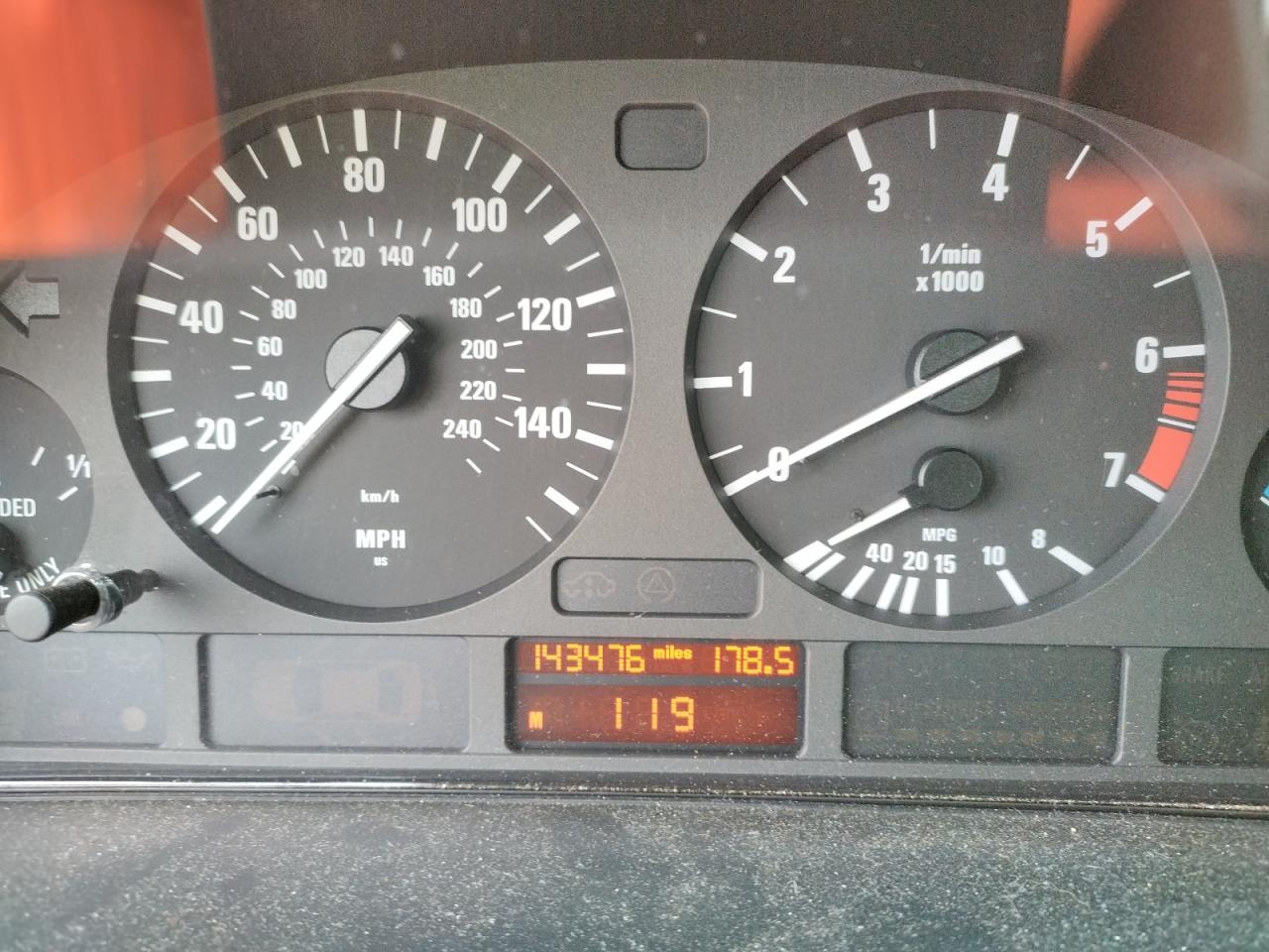 Photo 8 from auction – 2001 BMW 530 I AUTO with VIN WBADT63471CF12199