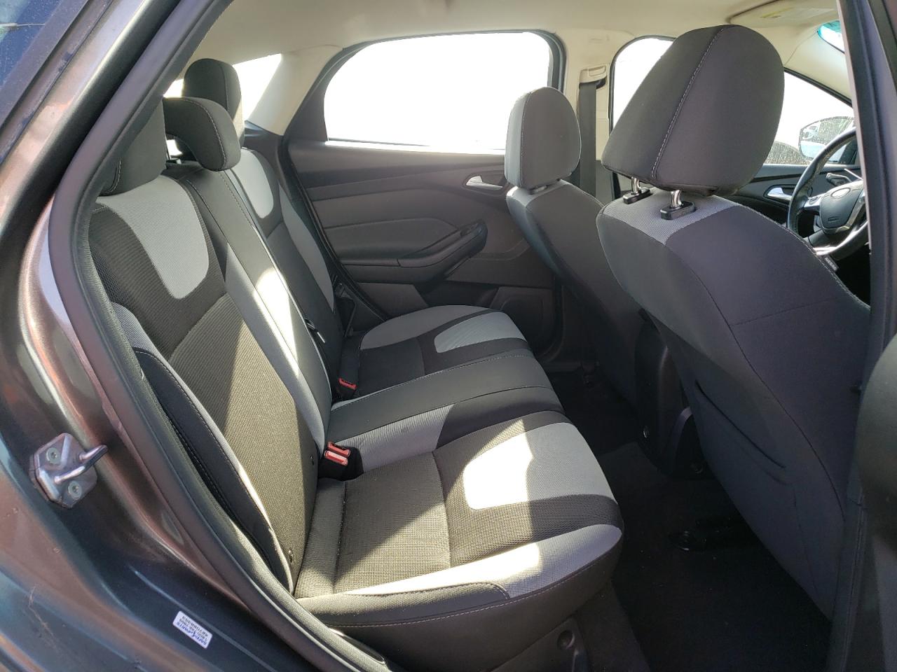 Photo 6 from auction – 2012 FORD FOCUS SE with VIN 1FAHP3K24CL452590