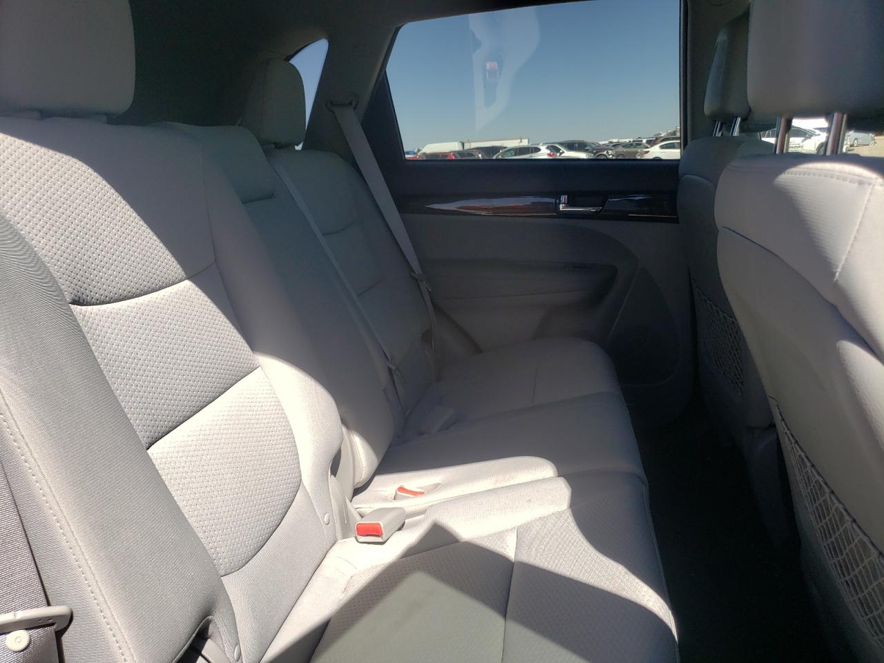 Photo 6 from auction – 2013 KIA SORENTO LX with VIN 5XYKT4A67DG415696