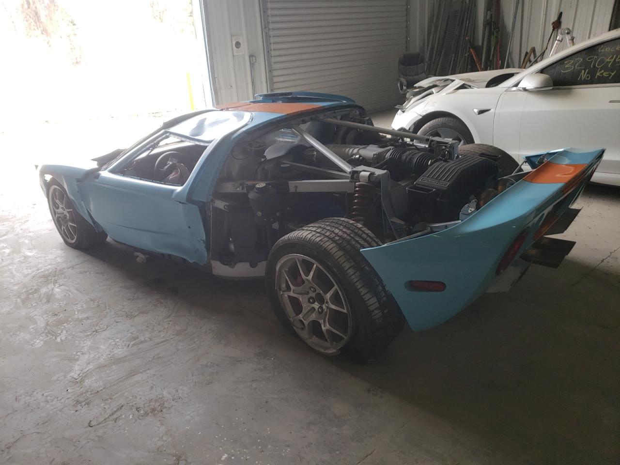 Photo 3 from auction – 2005 FORD GT with VIN 1FAFP90S95Y401573