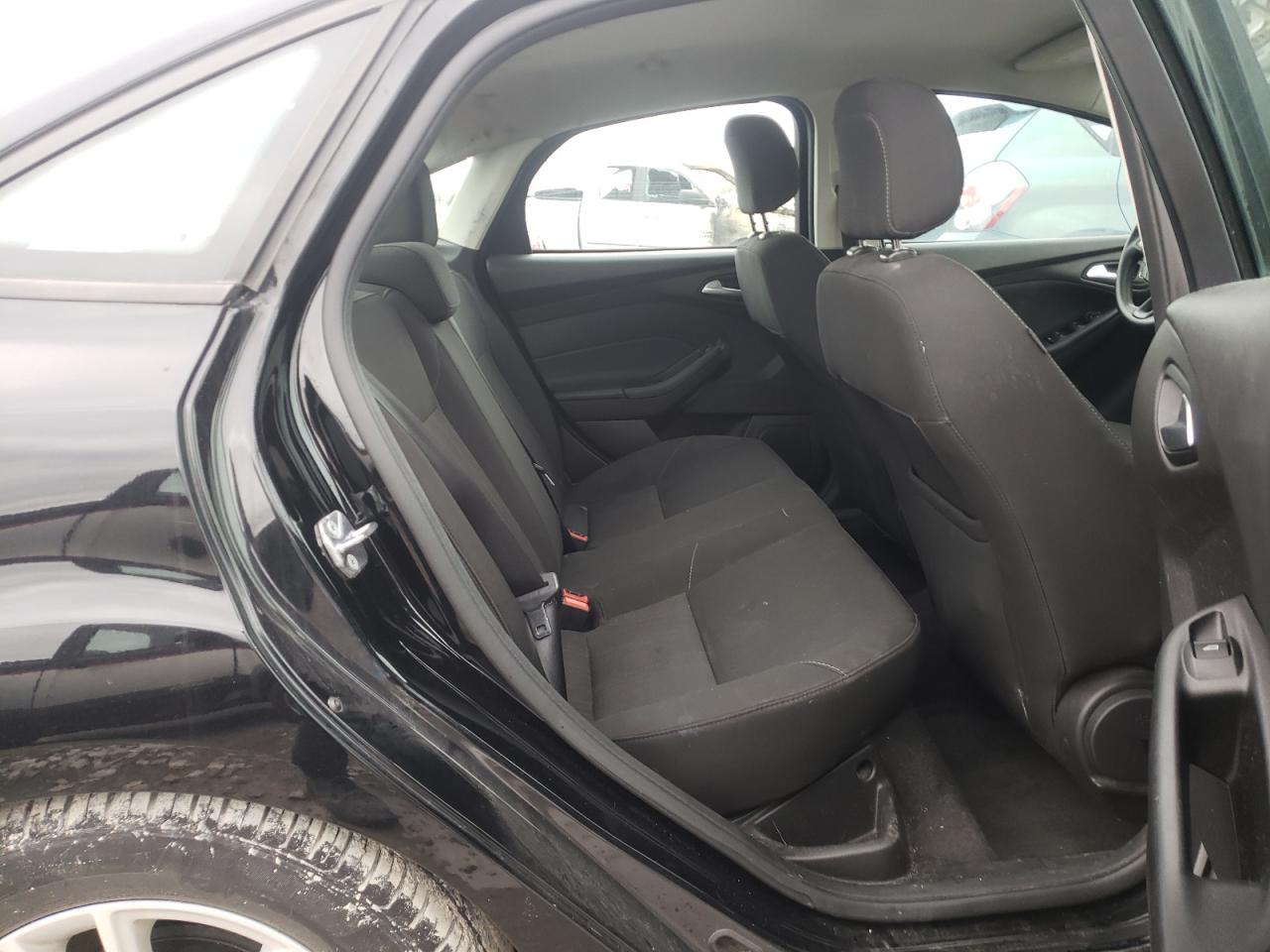 Photo 6 from auction – 2018 FORD FOCUS SE with VIN 1FADP3F23JL212291