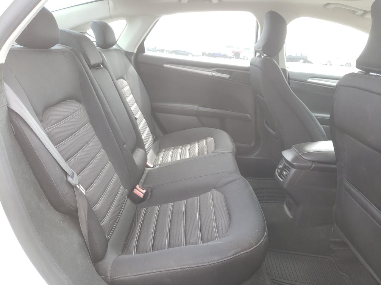 Photo 6 from auction – 2016 FORD FUSION SE with VIN 3FA6P0H75GR106886