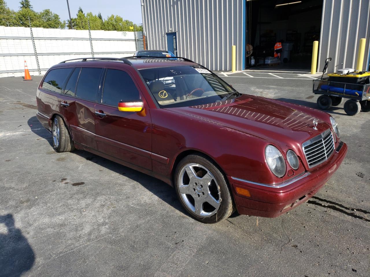 Photo 1 from auction – 1999 MERCEDES-BENZ E 320 with VIN WDBJH65F7XA749653