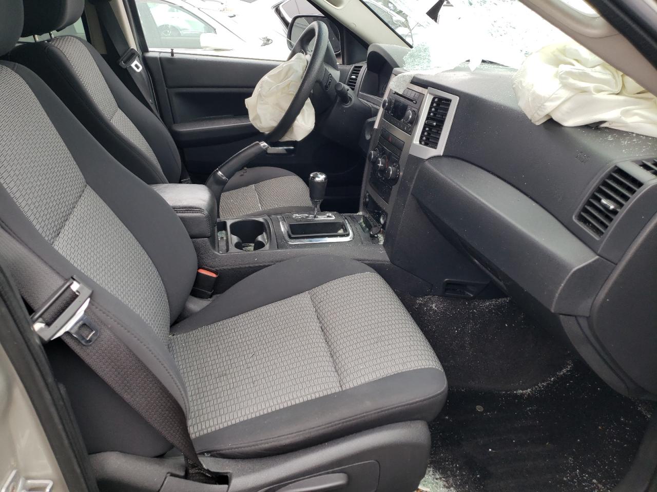 Photo 5 from auction – 2010 JEEP GRAND CHER with VIN 1J4PR4GK9AC163016