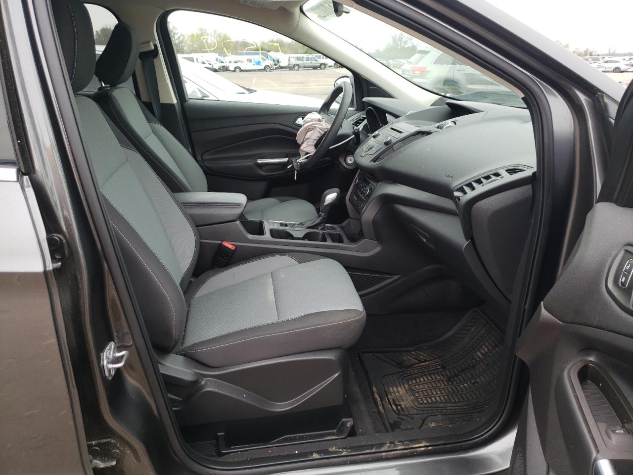Photo 5 from auction – 2018 FORD ESCAPE SE with VIN 1FMCU9GD6JUD13316