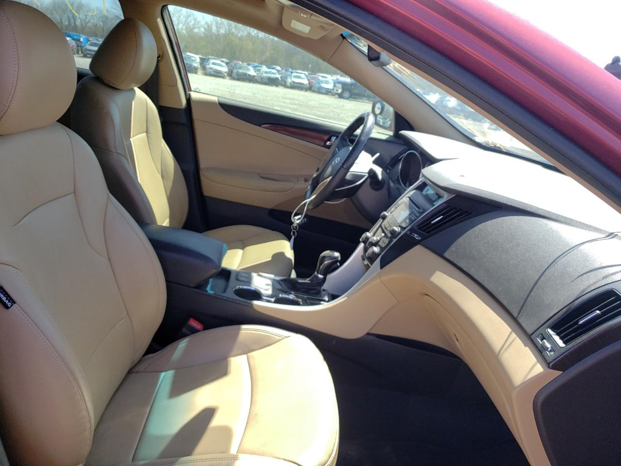 Фото 5 с аукциона – 2012 HYUNDAI SONATA SE с VIN 5NPEC4AC1CH360284