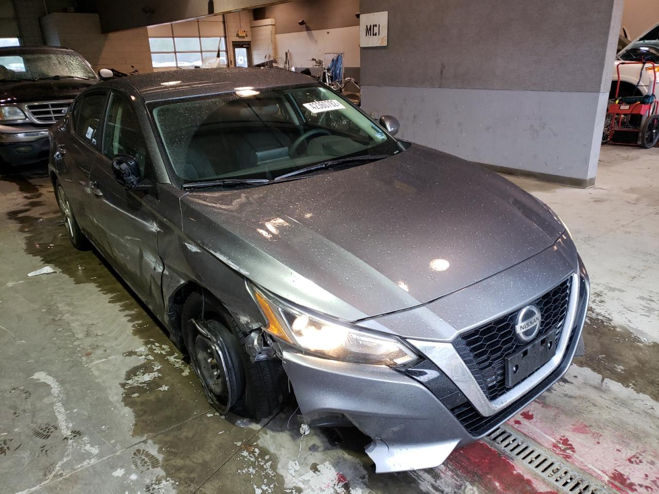 NISSAN ALTIMA S 2019 with VIN 1N4BL4BVXKC142881 - Photo from auction