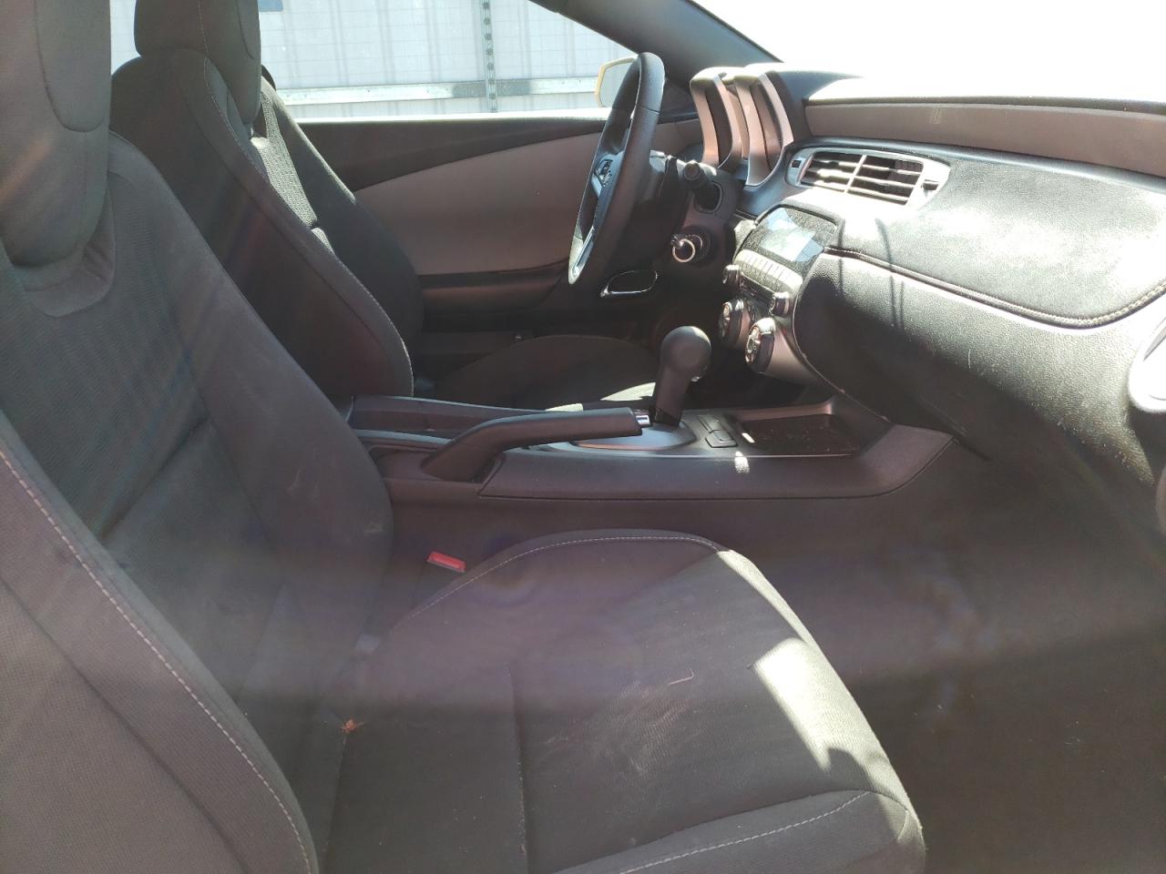 Photo 5 from auction – 2013 CHEVROLET CAMARO LS with VIN 2G1FA1E35D9156815