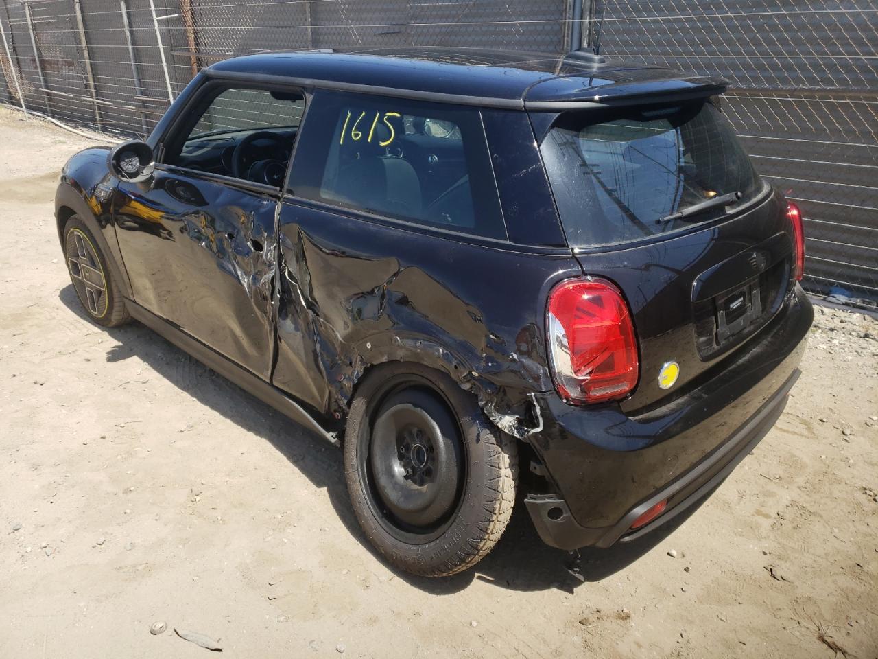 Photo 3 from auction – 2022 MINI COOPER SE with VIN WMW13DJ05N2R93392