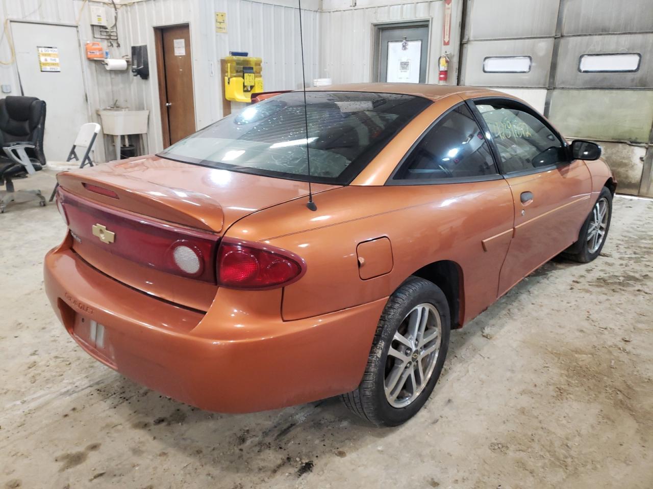 Photo 4 from auction – 2005 CHEVROLET CAVALIER with VIN 1G1JC12F257208178