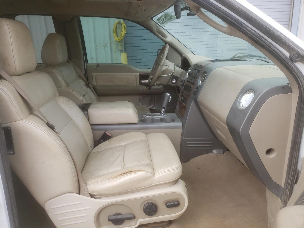 Photo 5 from auction – 2004 FORD F150 with VIN 1FTPX14544NC27657
