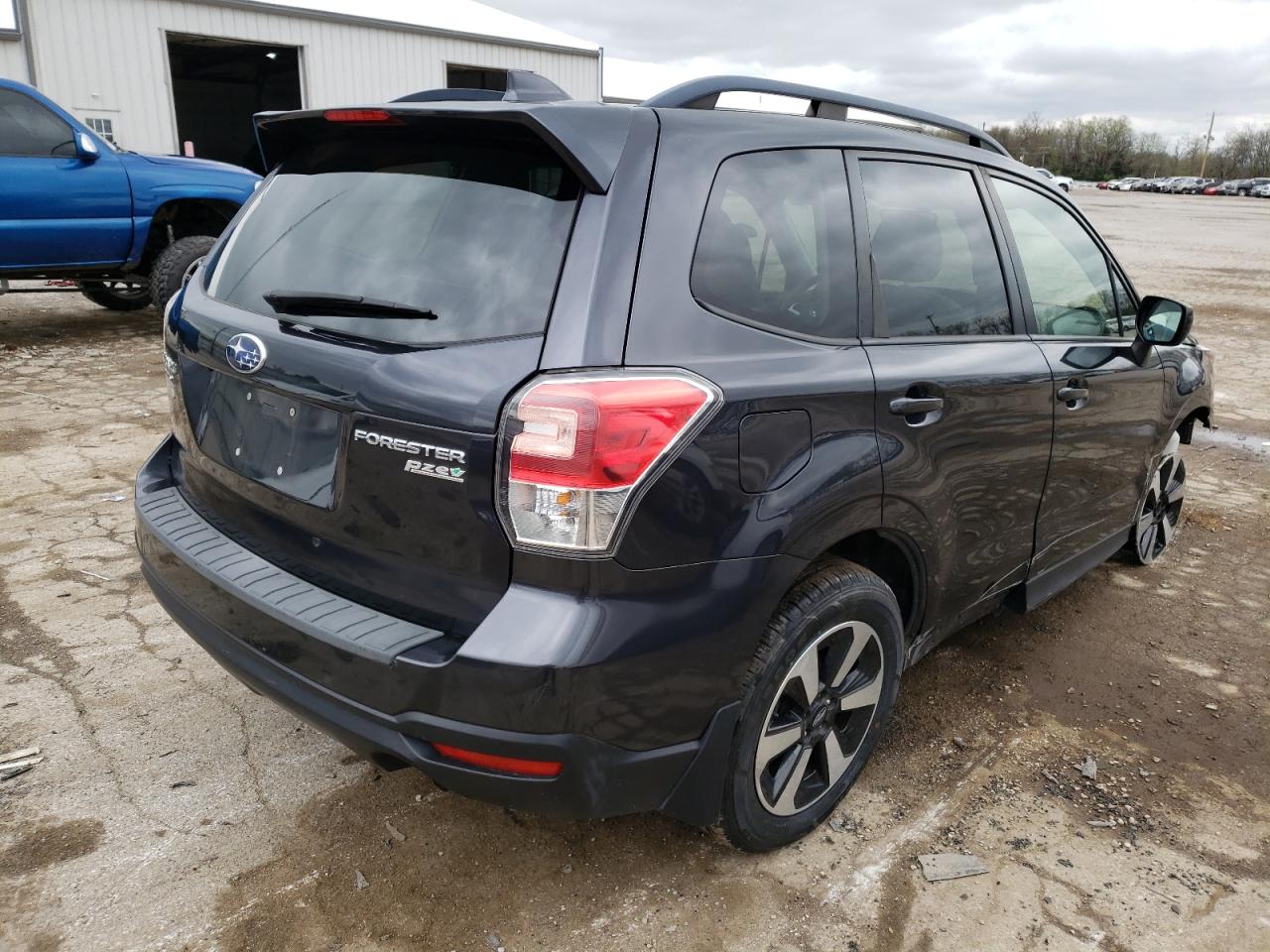 Photo 4 from auction – 2017 SUBARU FORESTER 2 with VIN JF2SJADC3HH411973