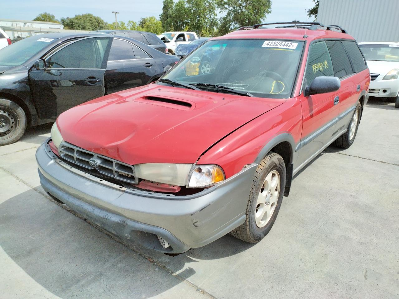 Photo 2 from auction – 1999 SUBARU LEGACY OUT with VIN 4S3BG6855X7616706