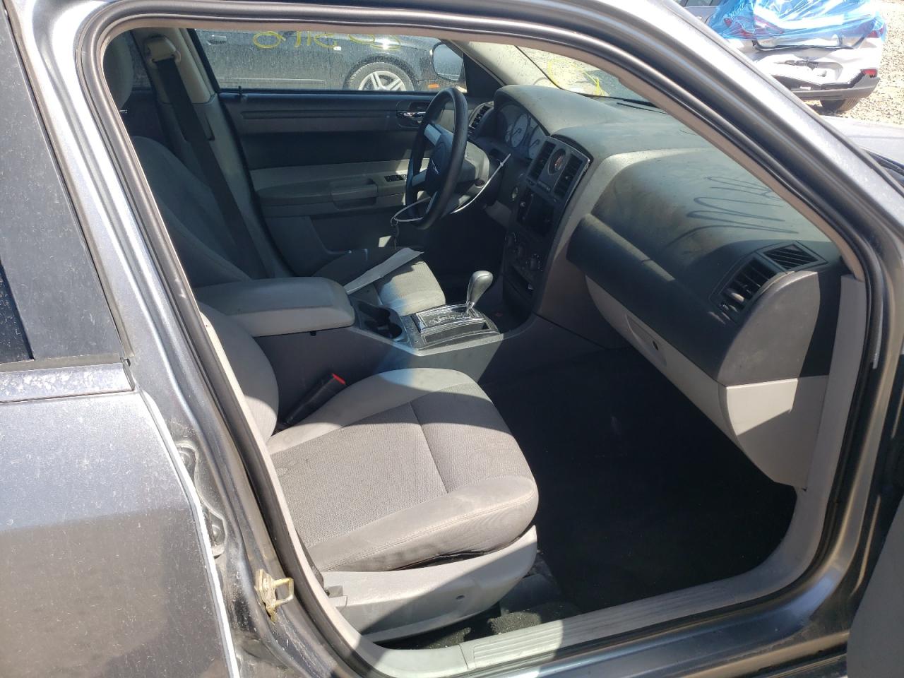 Photo 5 from auction – 2007 CHRYSLER 300 with VIN 2C3KA43R57H605911