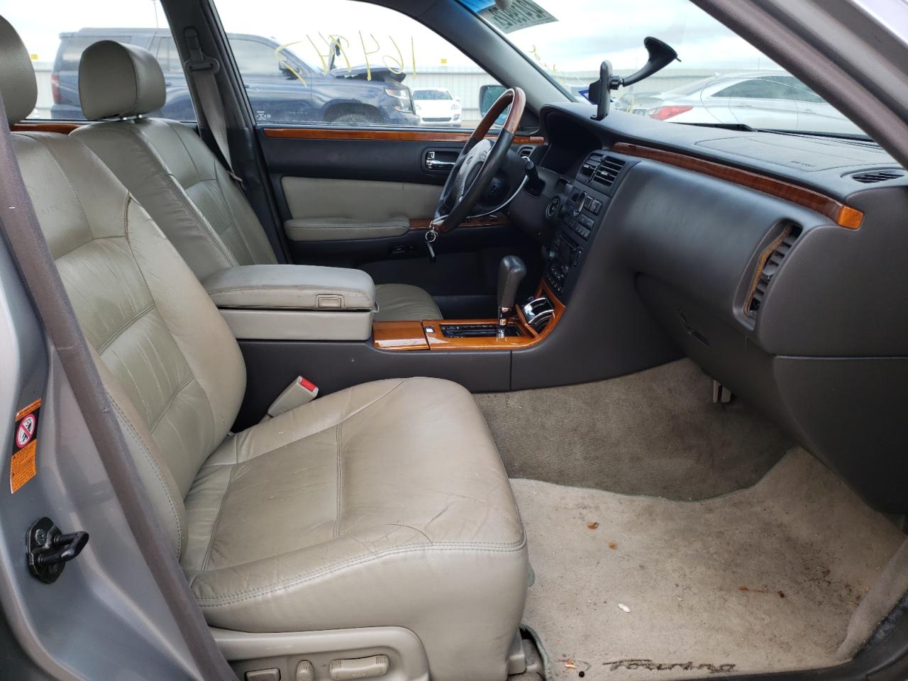 Photo 5 from auction – 2001 INFINITI Q45 BASE with VIN JNKBY31A81M100477