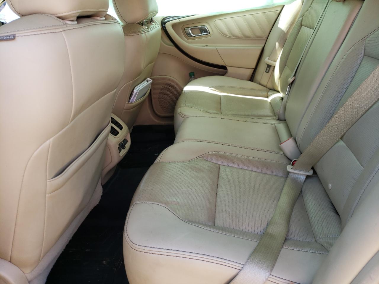 Foto 6 de la subasta – 2015 FORD TAURUS LIM con VIN 1FAHP2F94FG118252