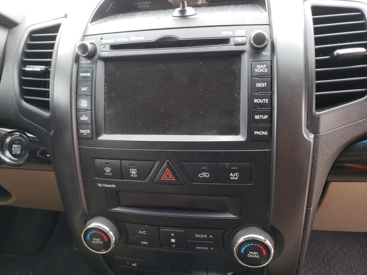 Photo 9 from auction – 2011 KIA SORENTO with VIN 5XYKUDA21BG041688
