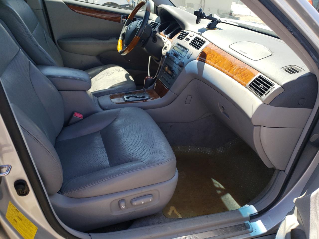 Photo 5 from auction – 2005 LEXUS ES 330 with VIN JTHBA30G055058817