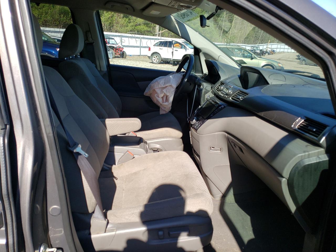 Photo 5 from auction – 2015 HONDA ODYSSEY EX with VIN 5FNRL5H43FB071612