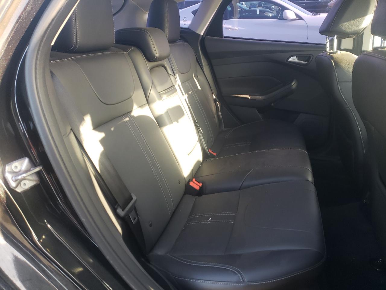 Photo 6 from auction – 2013 FORD FOCUS TITA with VIN 1FADP3N22DL301601