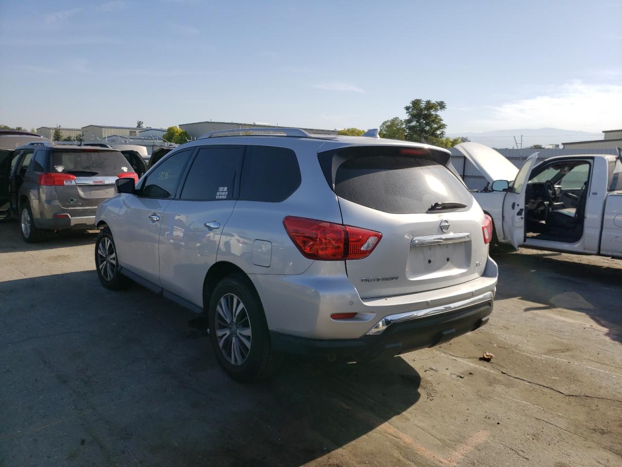 Photo 3 from auction – 2019 NISSAN PATHFINDER with VIN 5N1DR2MN3KC603739