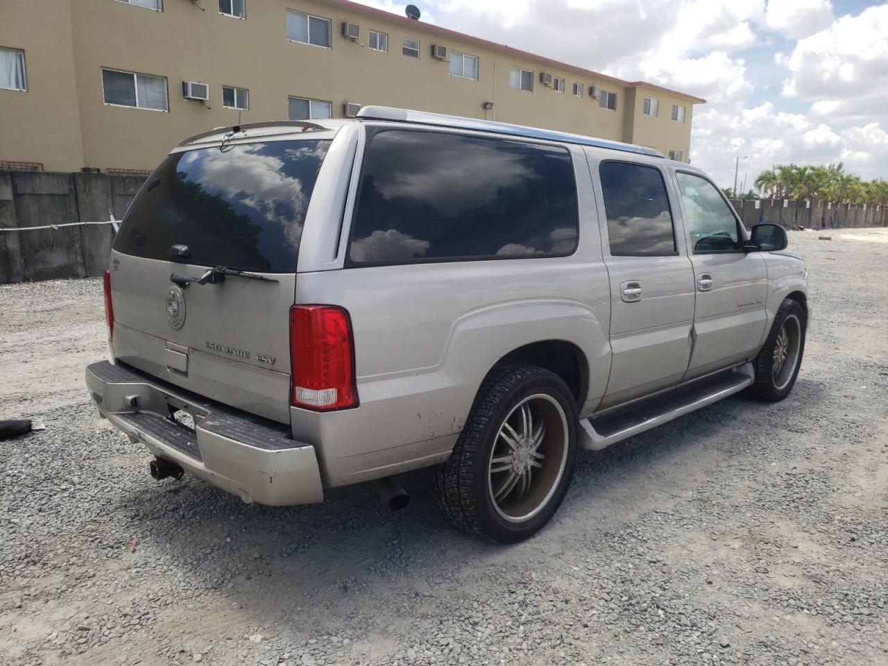 Foto 4 de la subasta – 2006 CADILLAC ESCALADE E con VIN 3GYFK66N26G143489